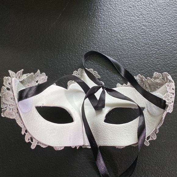 Masquerade
 Silver Rhinestone Mask - Picture 3 of 4